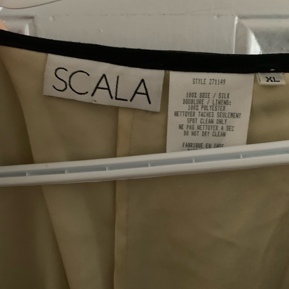 Black scala beadedlong flowing sleeves, scoop next top - Picture 4 of 4